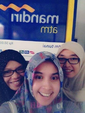 Mbak mbak olshop lagi ambil duit dulu #dokterselo #selfiemandiriatm