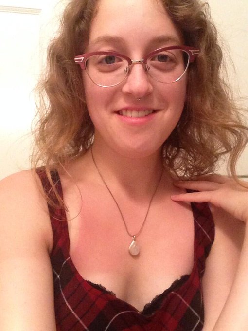 I'm sunburned and stoned. @ChelseaPoe666 💁 http://t.co/hFQptcJm32<a class="tags" href="/tag/chelseapoe666">@chelseapoe666</a><a href="/tag/godsgirls"class="tags"><span>#godsgirls</span></a>