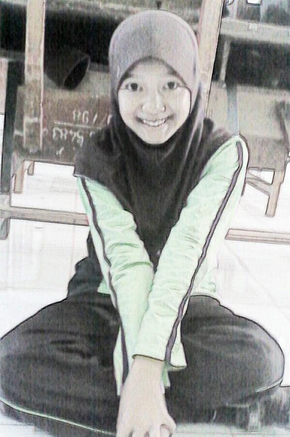 IndahSolichah's tweet photo. hahahahahaha giiiLaa  #narsiistttt http://t.co/xnvmYCJuOd