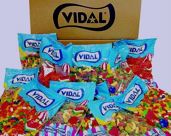 ¡RT SI QUIERES UN LOTE DE GOLOSINAS DE <a href="/Vidal_Golosinas/">Vidal Golosinas</a> COMO ESTE! ¡Participa aquí! footballs.vidal.es