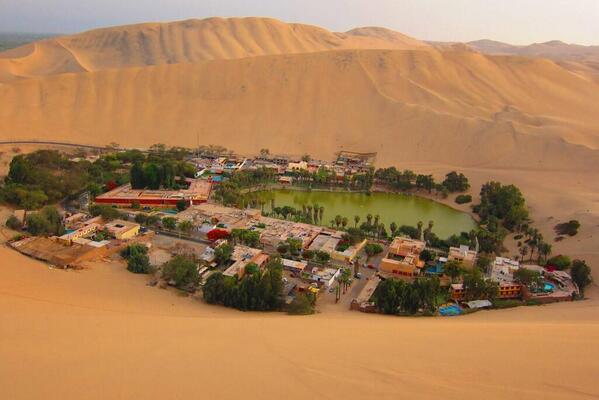qCanteo's tweet photo. Ciudad en el oasis Huacahina en Pisco, Peru http://t.co/sGRCPjsQSl