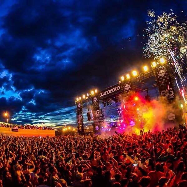 ZoologicoCLUB_'s tweet photo. una imagen vale más que mil palabras! escenario BIG ZOOLÓGICO http://t.co/3VviVBx6HH