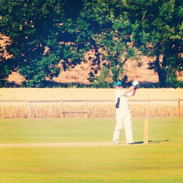 LK6200's tweet photo. Criiiicket! #cricket #batting #ilovesummer http://t.co/JtvZqZrZp9