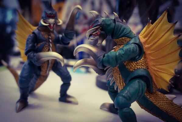 revoltech gigan