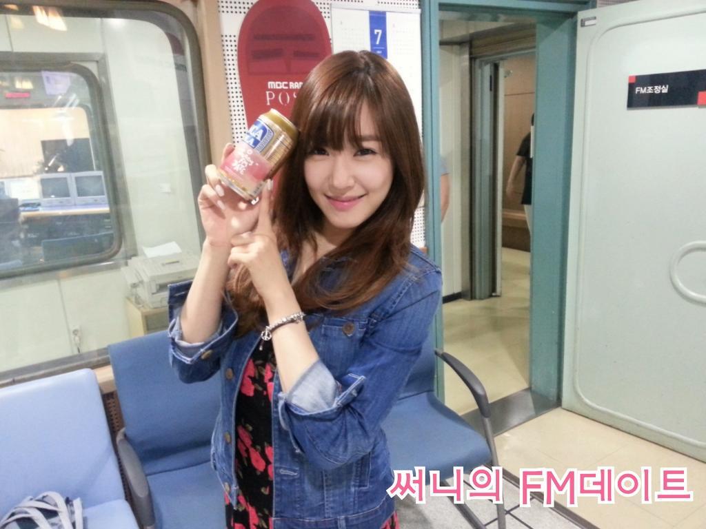 [OTHER][06-05-2014]Hình ảnh mới nhất từ DJ Sunny tại Radio MBC FM4U - "FM Date" - Page 3 BriVGgwCYAECK1T