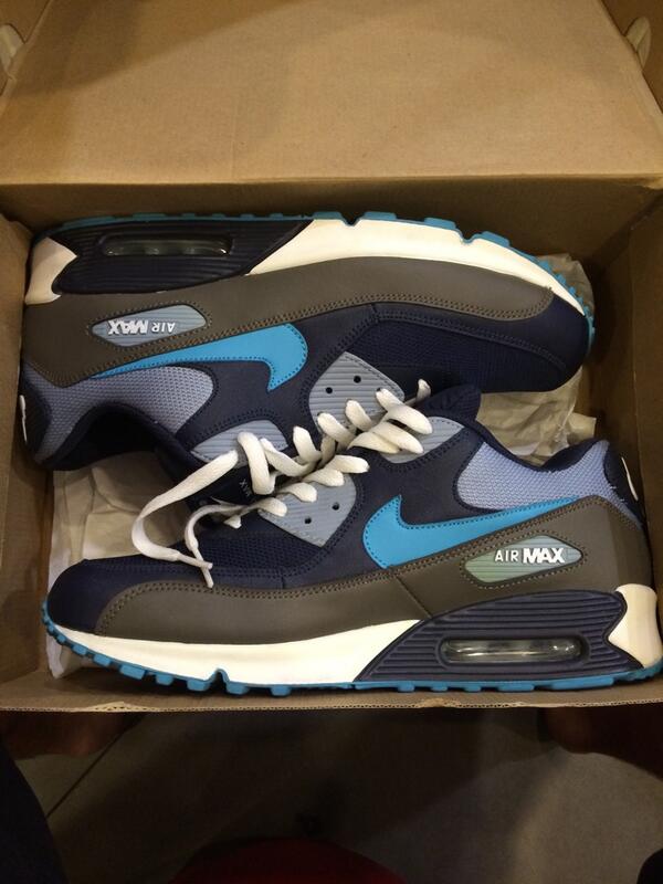 JoshuaPalacio's tweet photo. “@gJylagan: AM 90! Yessir!! Thank you sa nagbigay. Hihihi 😘 http://t.co/rWTT9HZDAh” bilin ko na kuys!!! Hahaha!