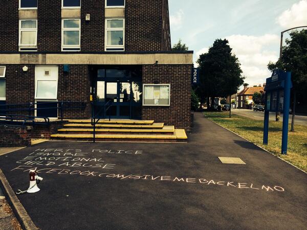 bobbysmith2765's tweet photo. @HertsPolice Herts police ignore emotional child abuse. http://t.co/GCvMZNAiRV