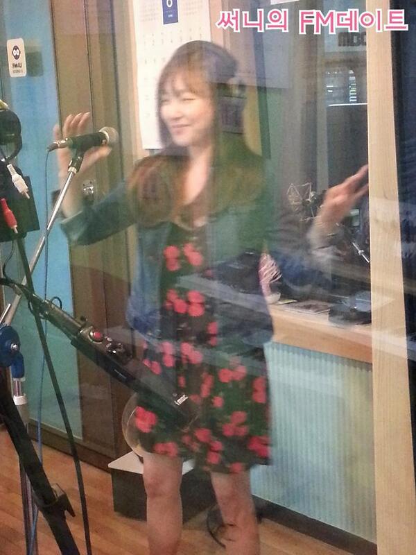 [OTHER][06-05-2014]Hình ảnh mới nhất từ DJ Sunny tại Radio MBC FM4U - "FM Date" - Page 3 Brig8PiCMAAeg_I