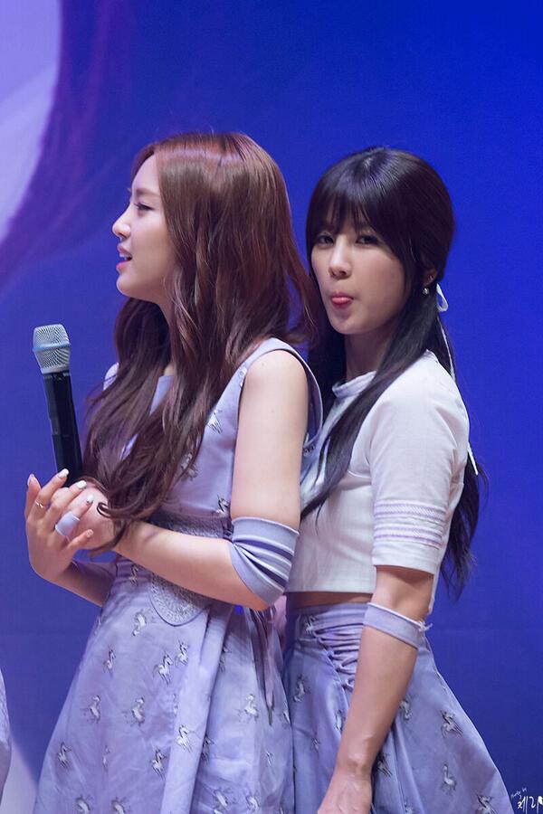 Rongfanbase's tweet photo. 140629 Chorong (@Apinkpcr) at Sudden Attack Mini Concert by pequena - 12 √MR http://t.co/ZhSTa6sOBY