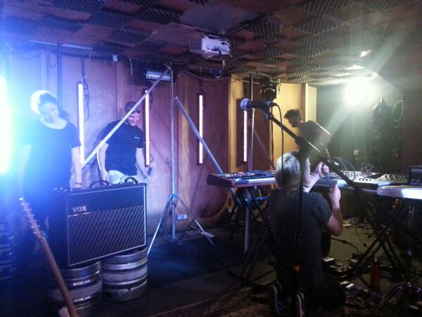 HoundstoothLBL's tweet image. Setting up for @allourbeasts' headline show at @_Birthdays tonight - who's coming down? #softassnow #glassbody