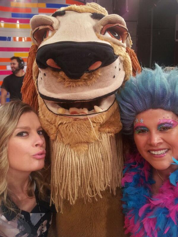 La selfie con tía Libi y el tierno león! Teatro del Centro