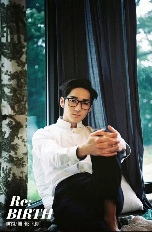 NUEST5Aron's tweet photo. http://t.co/Hw0tmdu768