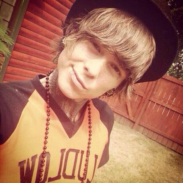 “@adorablefalse: Quote this with a selfie of your fake. 😊”