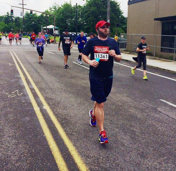 PDXRoseFestival's tweet photo. It's a beautiful day for a pre-holiday run in Portland! Get out there and celebrate the sun #rosefestivalmemories http://t.co/5vlKoLGFBA