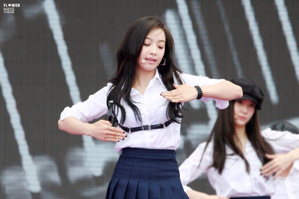 BrjBAfCCIAEyS5M.jpg:large