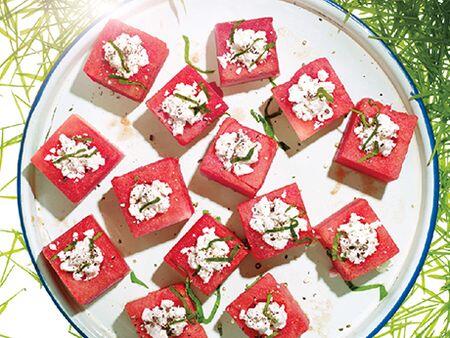 epicurious's tweet image. Watermelon is totally having a moment with these sweet &amp;amp; savory recipes: trib.al/9O1mz8o