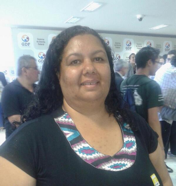 Gov_DF's tweet image. "Saí da extrema pobreza! Tenho carteira assinada e amanhã receberei minha moradia do #ProgramaMorarBem" Edijanes Rosa