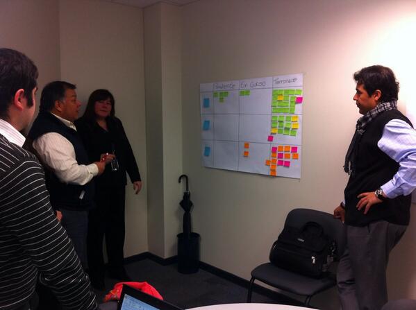FcoToroE's tweet photo. En importante cliente de la banca trabajando proyecto de Gestión Documental bajo metodología ágil SCRUM. http://t.co/4chmnorp9N