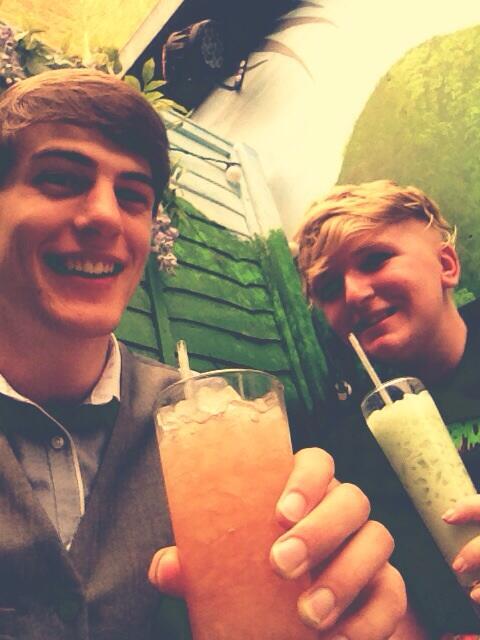 _DesignerGuy's tweet image. Happy hour! With @ForgottenGB in Shoreditch