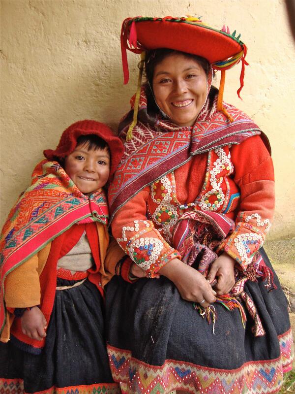 EndangeredTxtls's tweet photo. Welcome Back to Santa Fe @CTTCCUSCO http://t.co/lNGG9MveGP Andean Weavers From Cusco @FolkArtAlliance http://t.co/fwzQ25RV4R