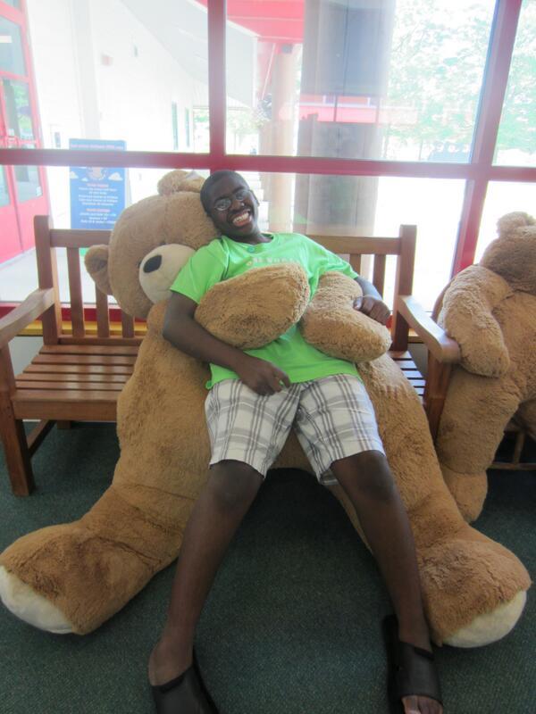 ELLSummerCamp's tweet photo. We saw a huge bear. It was bigger than us. http://t.co/QSJy0hIx7O