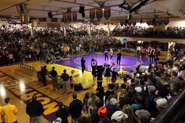 @UNIAthletics We need to thank the fans for making such an inviting atmosphere at the West Gym. #PantherTrain