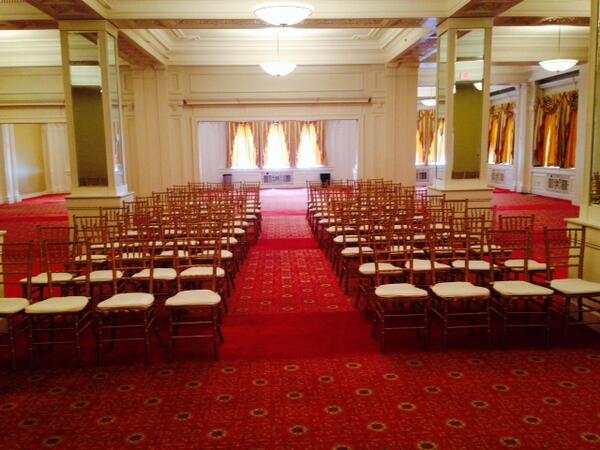 TheHenryClayKY's tweet photo. Getting Ready for a wonderful Ceremony  for a wonderful couple {South Room} http://t.co/XhmwK3KCVa