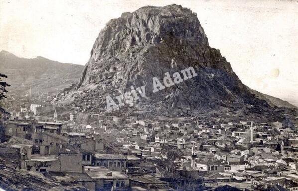 Afyon Karahisar 1921
#afyon #afyonkarahisar #1921 #arşivadam #nostalji #tarih #history #old #eski #oldphoto