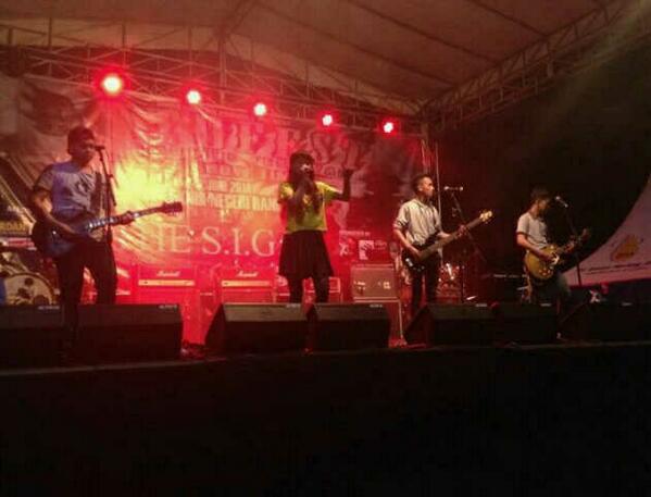 Yeaahh \m/ <a href="/akbrmlna/">MAUL</a> <a href="/MDevvit/">M Devvit Firmansyah</a> <a href="/Ryan_Mhg/">ThatNiceInternetGuy</a> @ikhsanralim and Anna