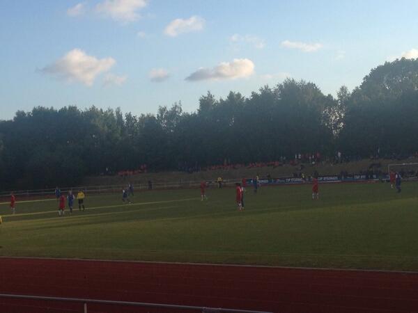 TexasJohansson's tweet image. Finalen för pojkar 17, Stockholm mot Östergötland. 
Är bekymrad över utvecklingen. Bara en kille har pannband. #hstd