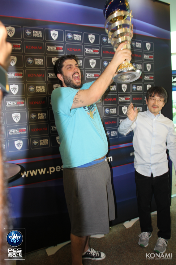 play_eFootball tweet picture