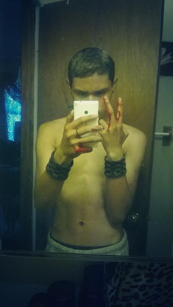 theselvin41's tweet photo. Got a cut on my fingers lol!! The blood looks awesome!! #bleeding #cool #random #idk #cut http://t.co/8SqMwRL5IU