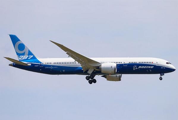 El 787-9 #Dreamliner y el P-8A #Poseidon de #Boeing debutarán en el #SalónAeronáutico. ✈ goo.gl/md3dza