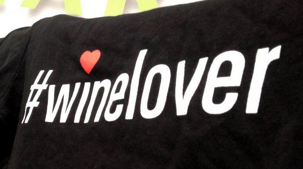 TheWineHub's tweet photo. "C’est une #philosophie, un #artdevivre :)" -> @Avenuedesvins, #WineLover http://t.co/sTYhx4CKK6 #wine #culture