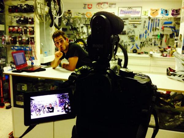 Quiet on the set ! 🎥😜 
#newTuto