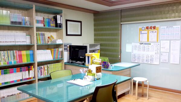 mathwizard79's tweet image. [이젠수학 옥곡학습관] 내부전경1