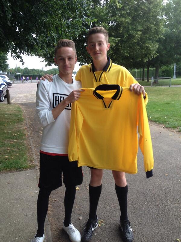 PLRejects's tweet image. He plays on the left he plays on the right, Joey Griffiths makes Eric Djemba-Djemba look world class @JoeGriffiths5