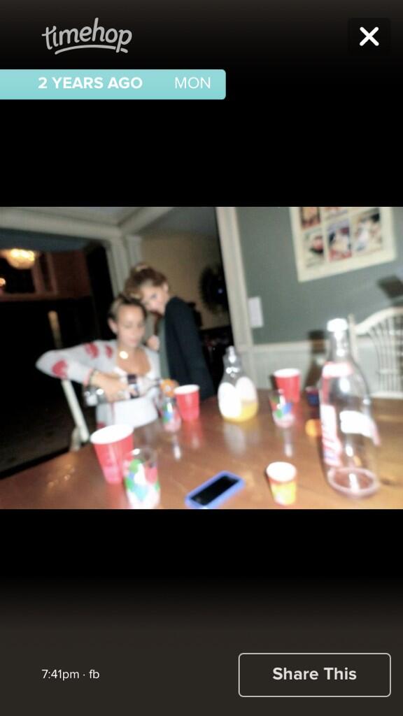 laaaa__'s tweet photo. “@alexissswagnerr: Tbt to when I poured my own shots http://t.co/bW8xQsgWJA” wow