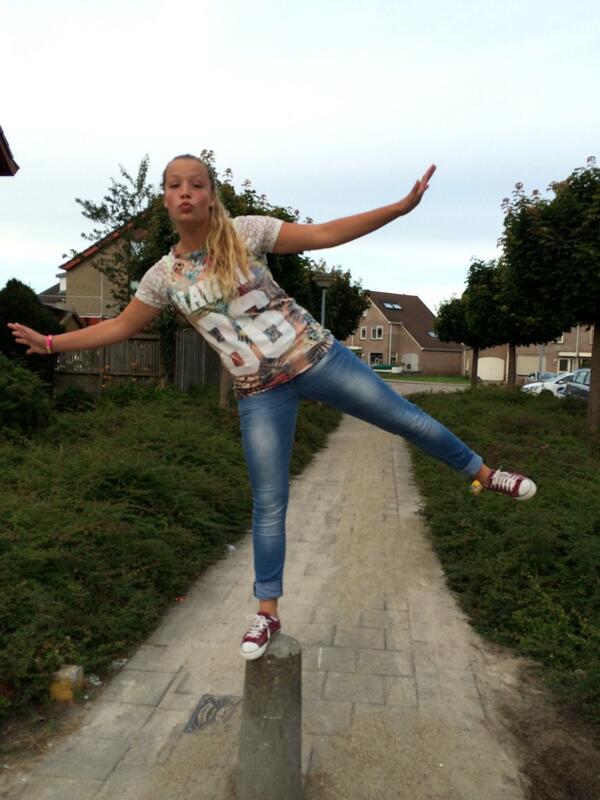 MarjolienvdBerg's tweet photo. Gek zusje😋 http://t.co/ARukVKSqPu