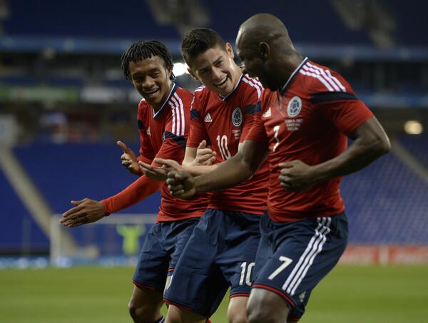 ELTIEMPO's tweet photo. '@JamesDRodriguez es un fenómeno': @Cuadrado http://t.co/9Vhms66W9M http://t.co/eykfsWcW62