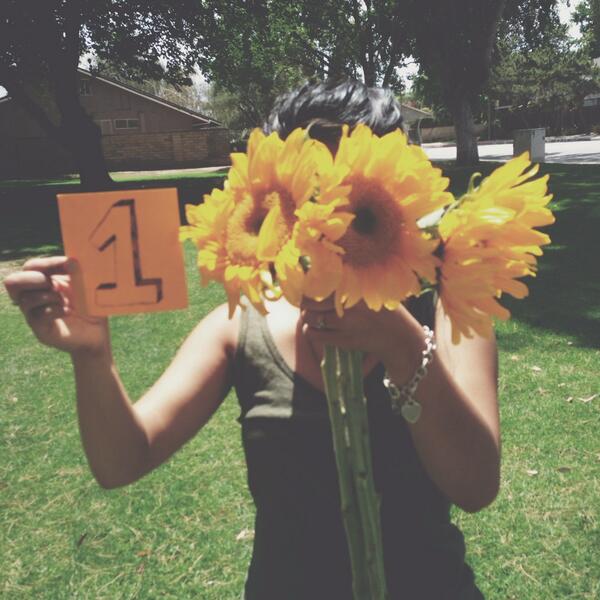 sunlettering's tweet photo. throwback to when @Kait_Obien was helping me take the 1,000 photo 😂 http://t.co/EjBR4Jlrsj