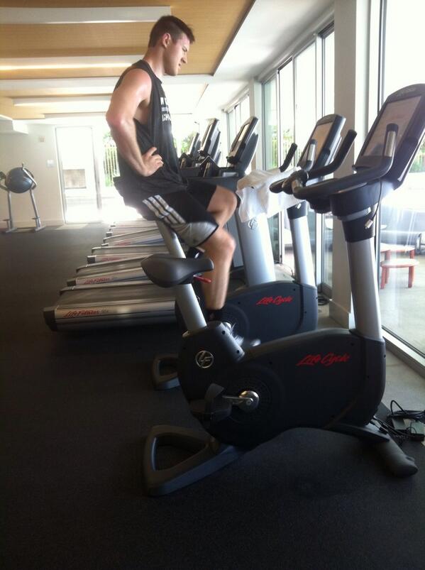aronbaynes's tweet photo. No days off http://t.co/M1PX2ZxDTV