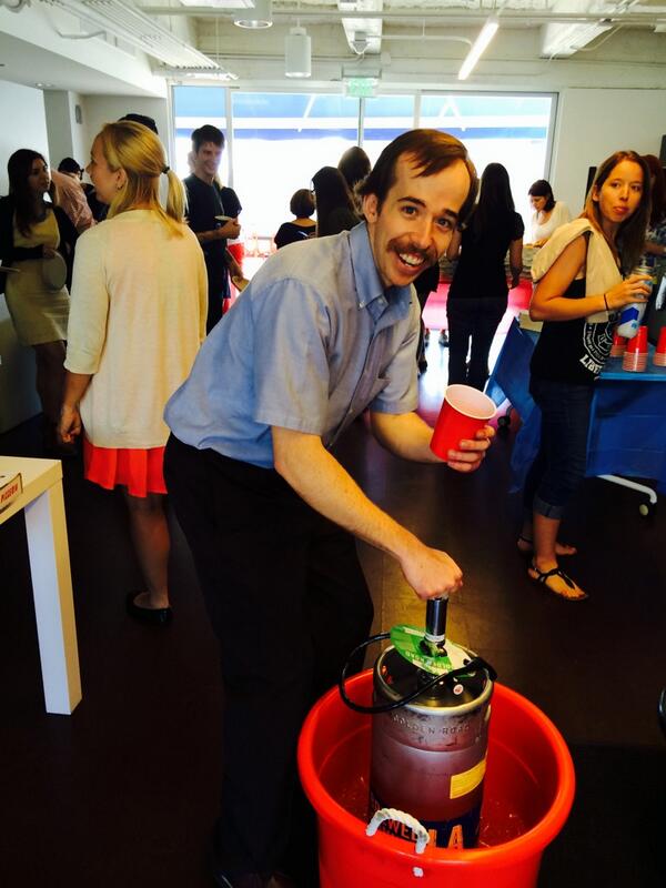 PETAShares's tweet photo. #PETAParty #peta2life #DatVeganLife http://t.co/FrsCgJwErK