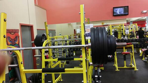 VicSanityX's tweet image. new &quot;PR&quot; post HS/CFB... 450lb. #MaxWeek2 #HT3 #HellTraining3 #SquatMax (all time PR = 535lb)