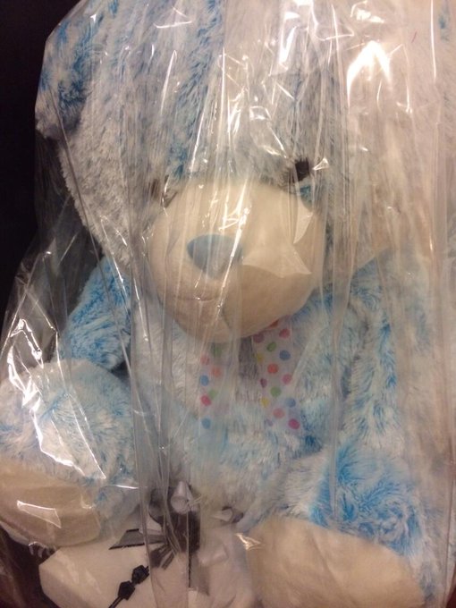 Gracias x los regalos!!! No se quien es, pero gracias!! http://t.co/Tp0HBMjpQ7