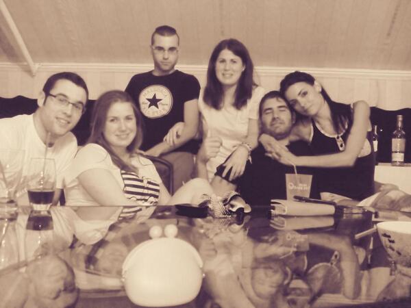 josealbertoji17's tweet photo. De fiesta en el chalet!!#costadelsol#primos http://t.co/u1mscfpwEP