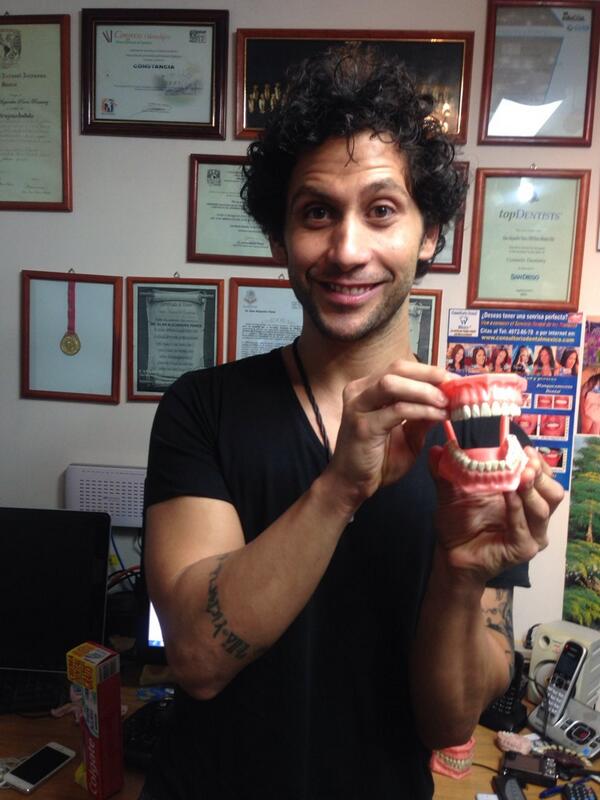 p40music's tweet photo. Thks a mi amigo Alan Alejandro @DentalMexico x ser 1gran profesional , preparando mi sonrisa perfecta ..;-) _Aitor http://t.co/9YoMZbBIB5