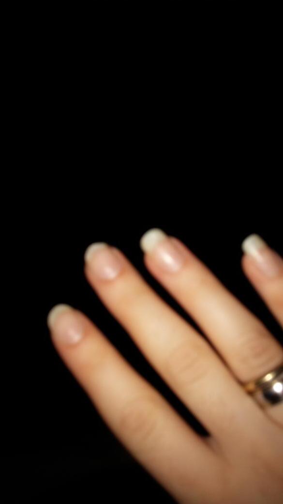 ludazooot's tweet photo. For fuck sake Schuyler, please remember to paint your other hand before leaving the house tomorrow. #momproblems http://t.co/44EdYcdzDd