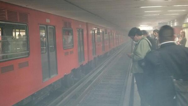 "<a href="/retioDF/">retioDF</a>: Estación centro medico, linea verde parada, se incendió un motor.  —<a href="/alejefte/">Jefte</a> ret.io/report/19476107"