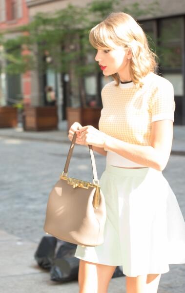 TSwiftINDO13's tweet photo. FAB! http://t.co/jLXOvK7zmm
